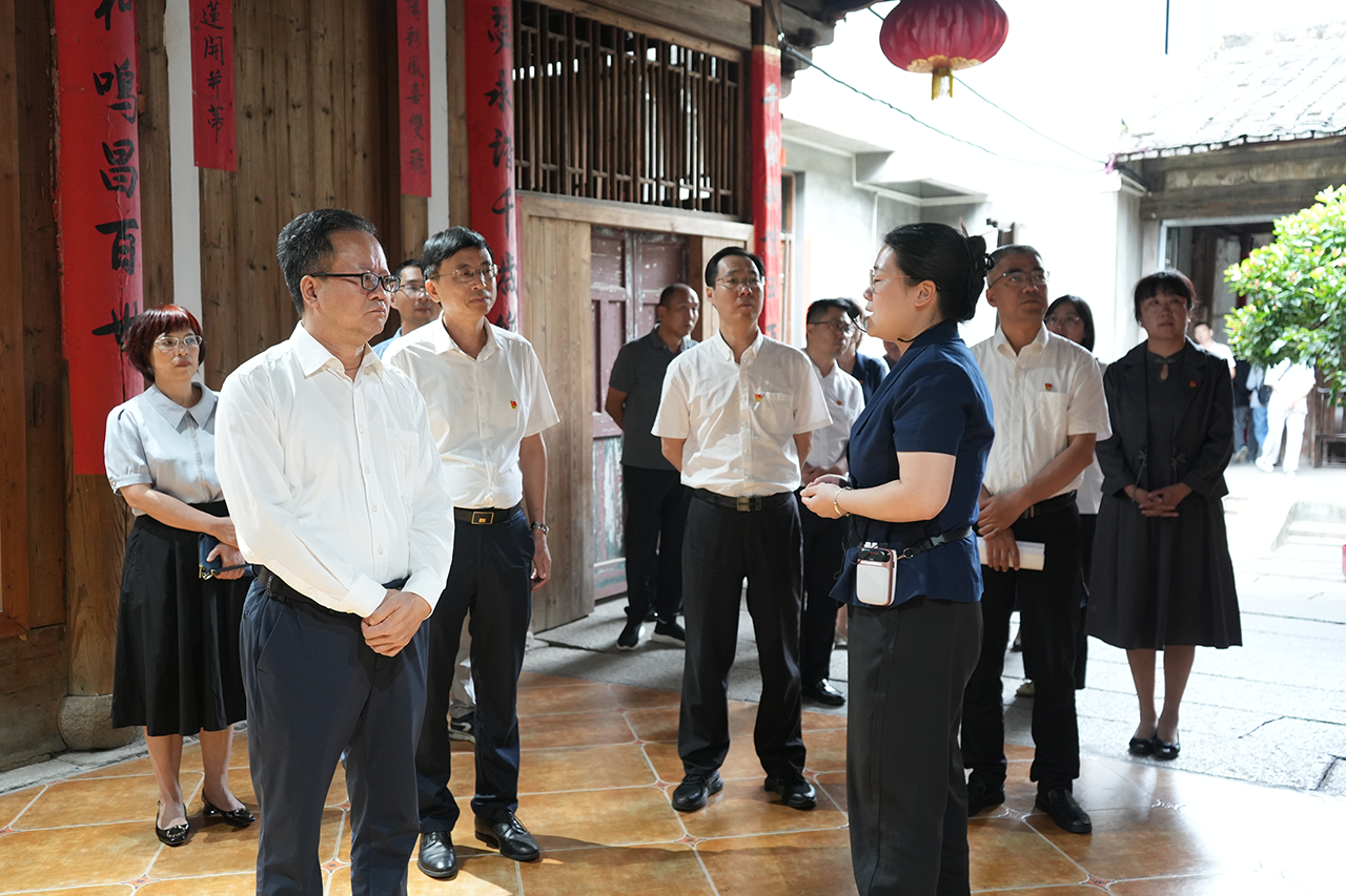 91自拍论坛
组织开展“循先烈足迹·践荣耀担当”主题党日活动